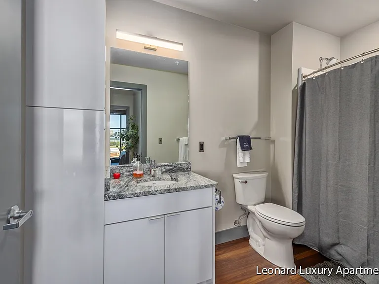 The Leonard Luxury Apartments — Photo 63