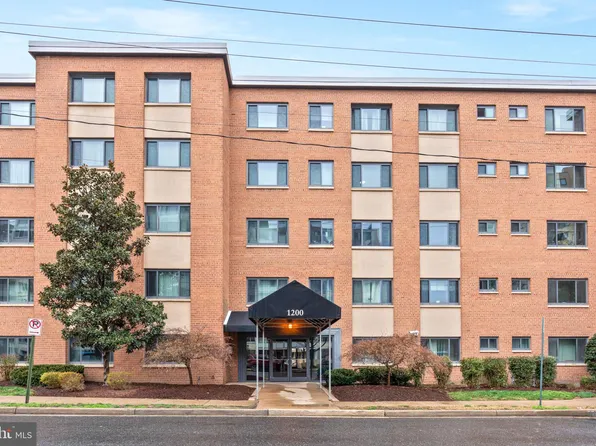 1200 S Arlington Ridge Rd APT 406, Arlington, VA 22202