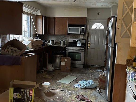 5th image of 1827 Harvard Blvd