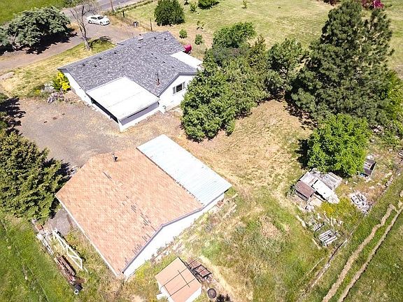 3rd image of 1270 N Mountain Ave