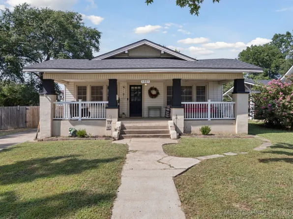 1327 E 10th St, Okmulgee, OK 74447