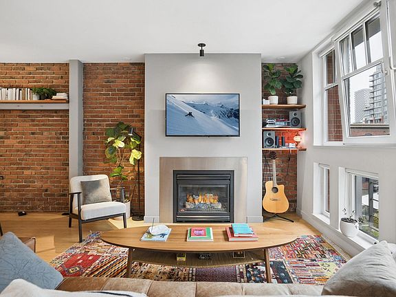 3rd image of 1072 Hamilton St #401