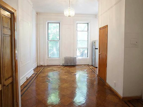 3rd image of 250 Clifton Pl #1