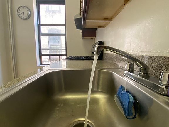 4th image of 78 Hawthorne St #11