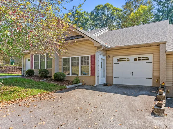 64 Aberdeen Dr, Arden, NC 28704