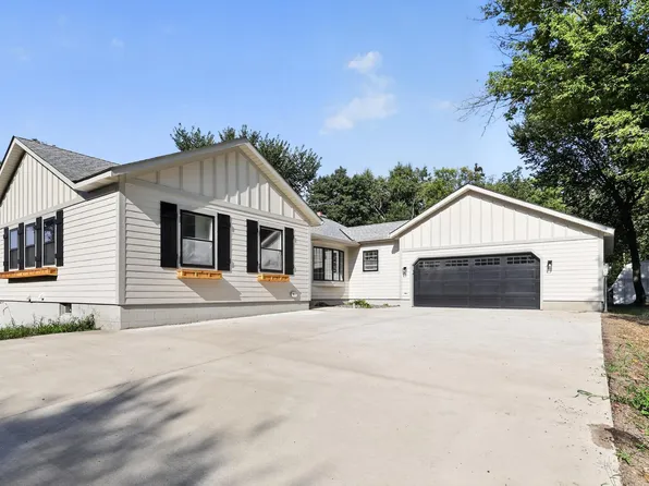 10489 Barnes Way, Inver Grove Heights, MN 55077