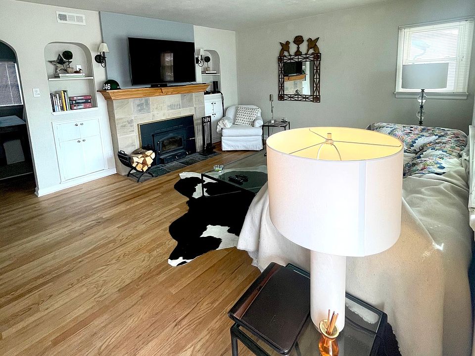 1st image of 1601 E Park Ave #1