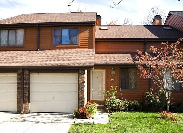 313 Winding Way Front