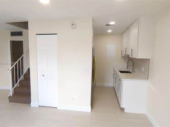 8921 NW 28th Dr #62, Pompano Beach, FL 33065