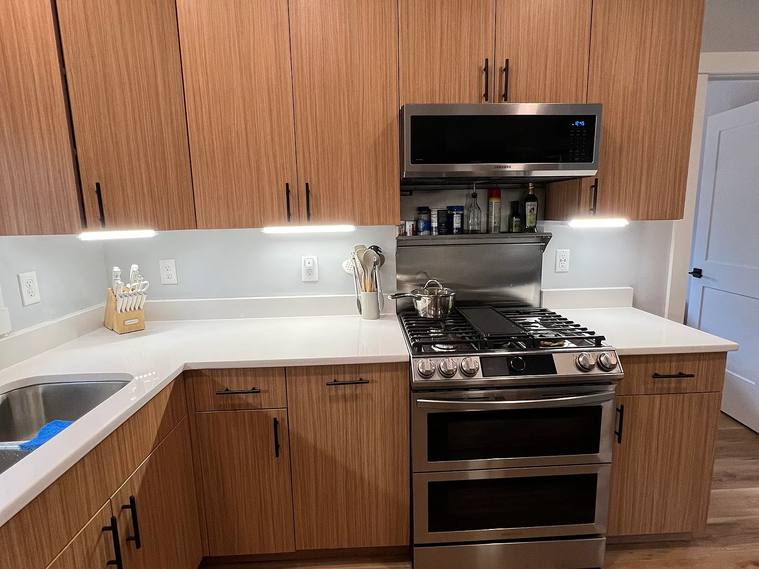 2 bed, 1200 sqft, $2,700 — Photo 3