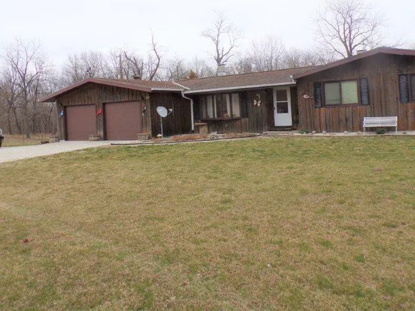44075 251st Ave, Pittsfield, IL 62363