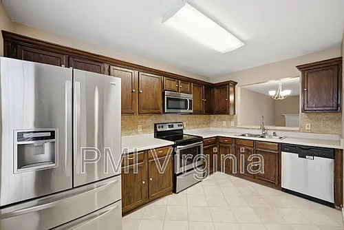 5140 Glenwood Way Photo 1