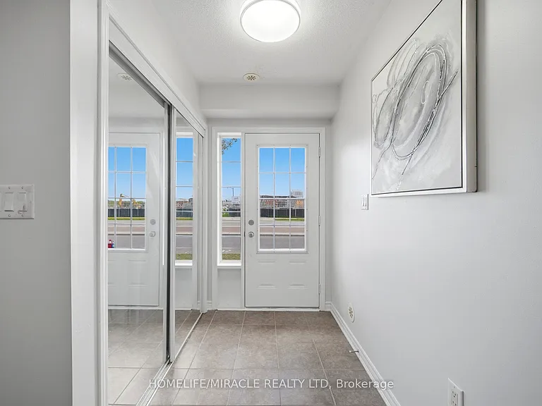 5 Veterans Dr — Photo 3
