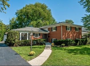 752 Lacrosse Ave, Wilmette, IL