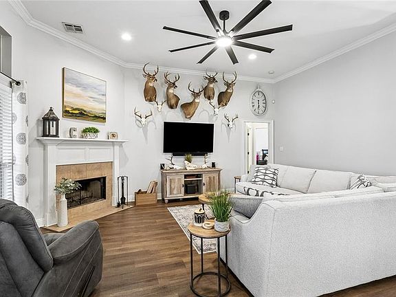 3rd image of 128 Allison Dr