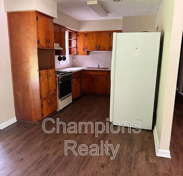 2316 Wellborn Dr — Photo 4