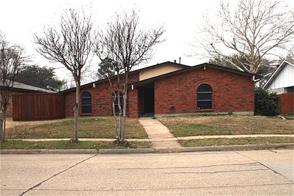 1st image of 3117 E Park Dr