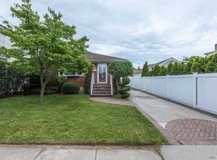 168 Roxbury Rd, Garden City, NY 11530