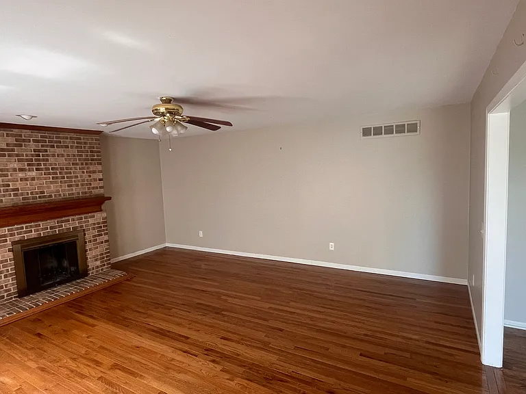 9140 Countrywood Dr — Photo 34