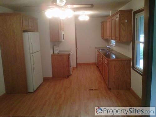 5th image of 2345 S 38th St