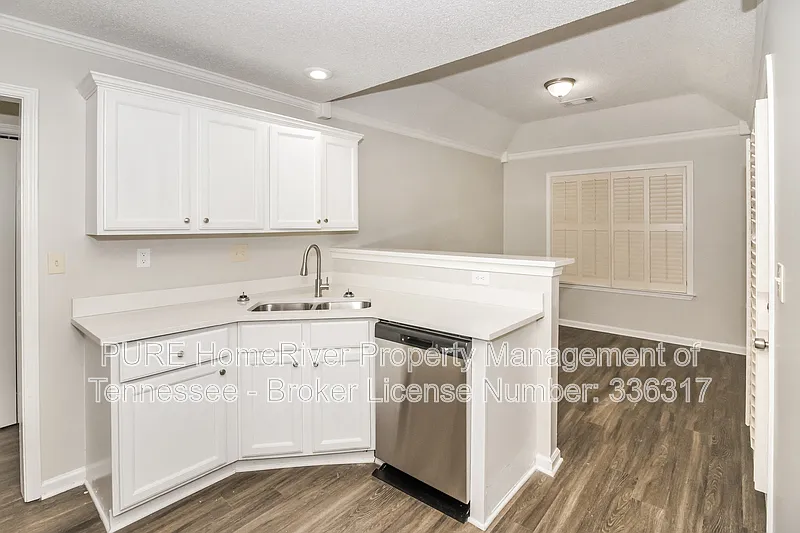 3 bed, 2.0 bath, 2000 sqft, $1,975 — Photo 4