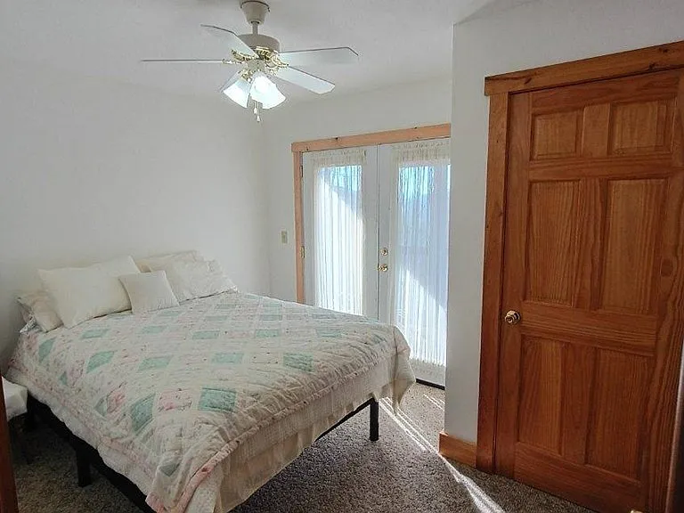 220 Nellie Cir — Photo 3