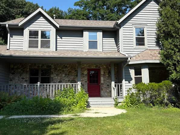 W307N5581 Anderson Rd, Hartland, WI 53029