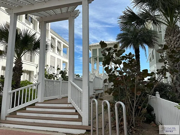 303 Shore Dr #2 — Photo 21