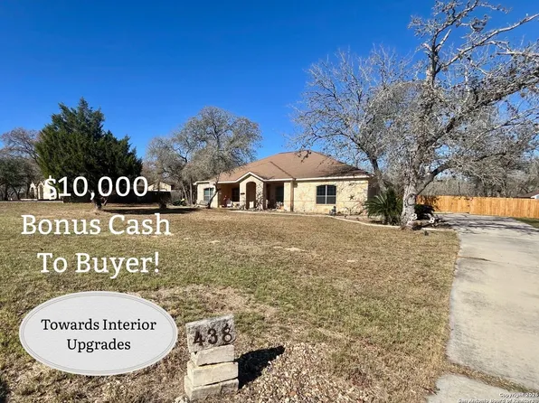 438 Rosewood Dr, La Vernia, TX 78121