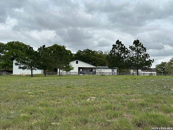 4th image of 412 LAKE DR