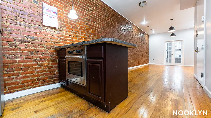 Rented by Nooklyn NYC LLC | media 24