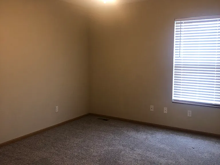 8637 N Mersington Ln — Photo 8