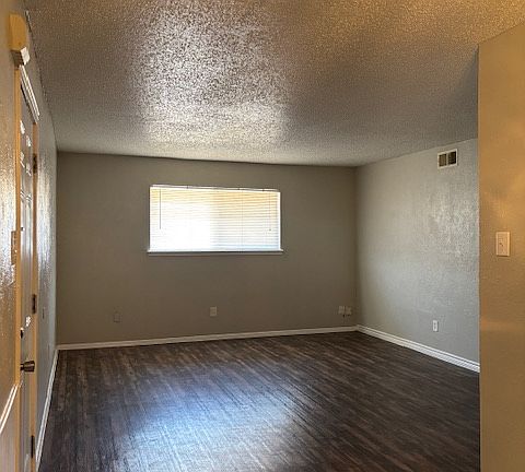 3rd image of 4018 Holly Rd APT 9