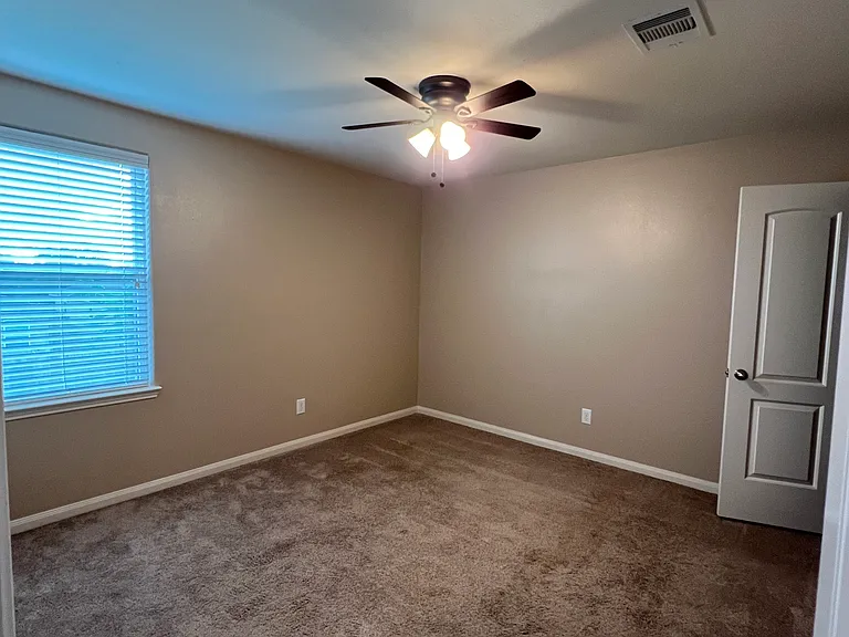 11218 Hall Ranch Ct — Photo 17