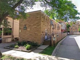 332 West Wilson