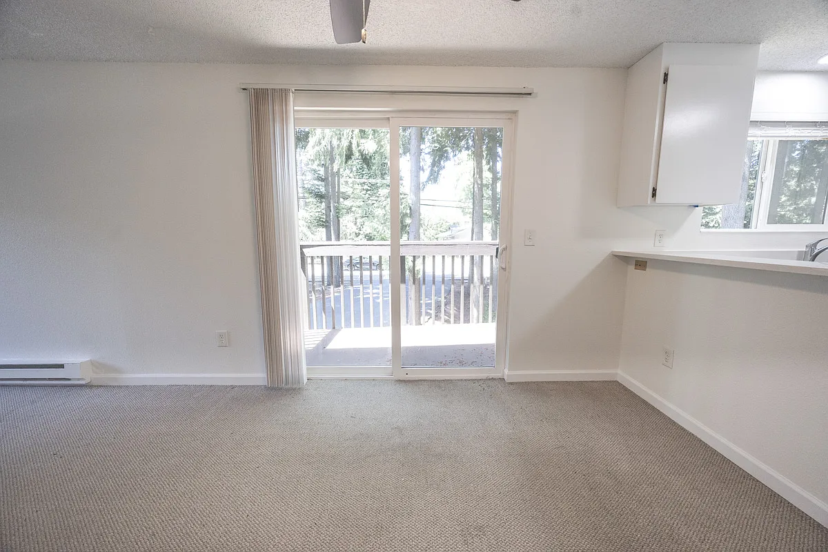 2 bed, 1.5 bath, 1000 sqft, $1,985 — Photo 3
