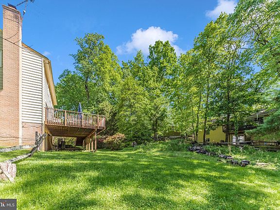 3rd image of 6 Leonard Ct
