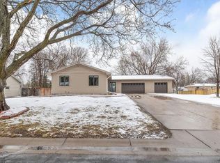 6252 Magnolia Ln N, Maple Grove, MN 55369