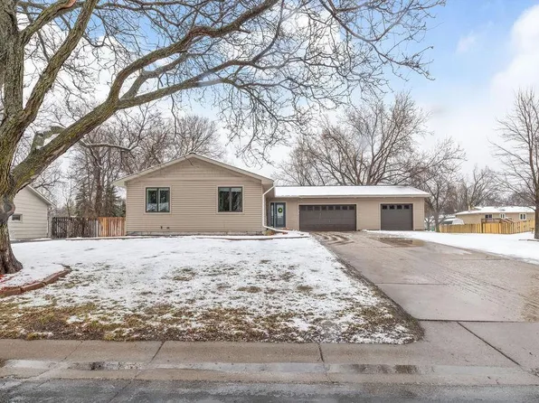 6252 Magnolia Ln N, Maple Grove, MN 55369