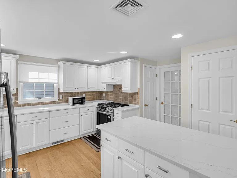 807 Prospect Ave — Photo 15