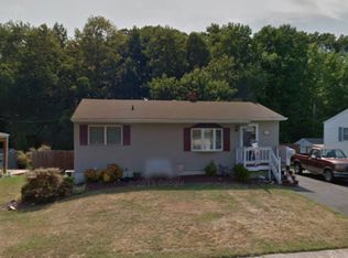 22 Holden Dr, New Castle, DE 19720