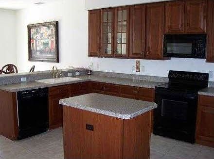 Kitchen w/Island