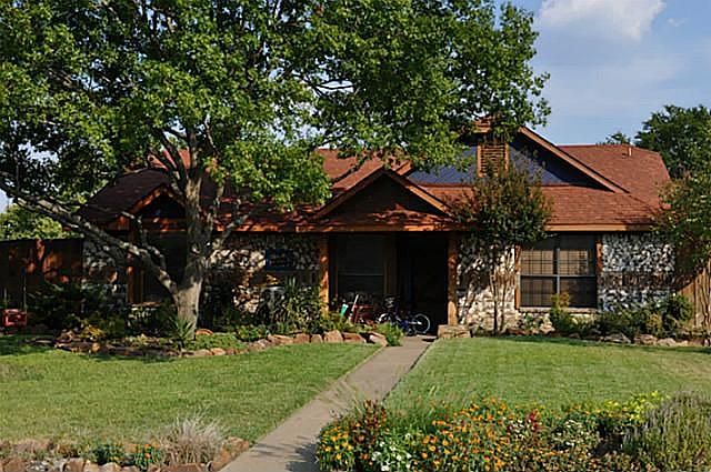 1st image of 2622 Phillips Dr
