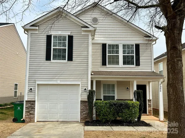 7306 Fox Point Dr, Charlotte, NC 28269
