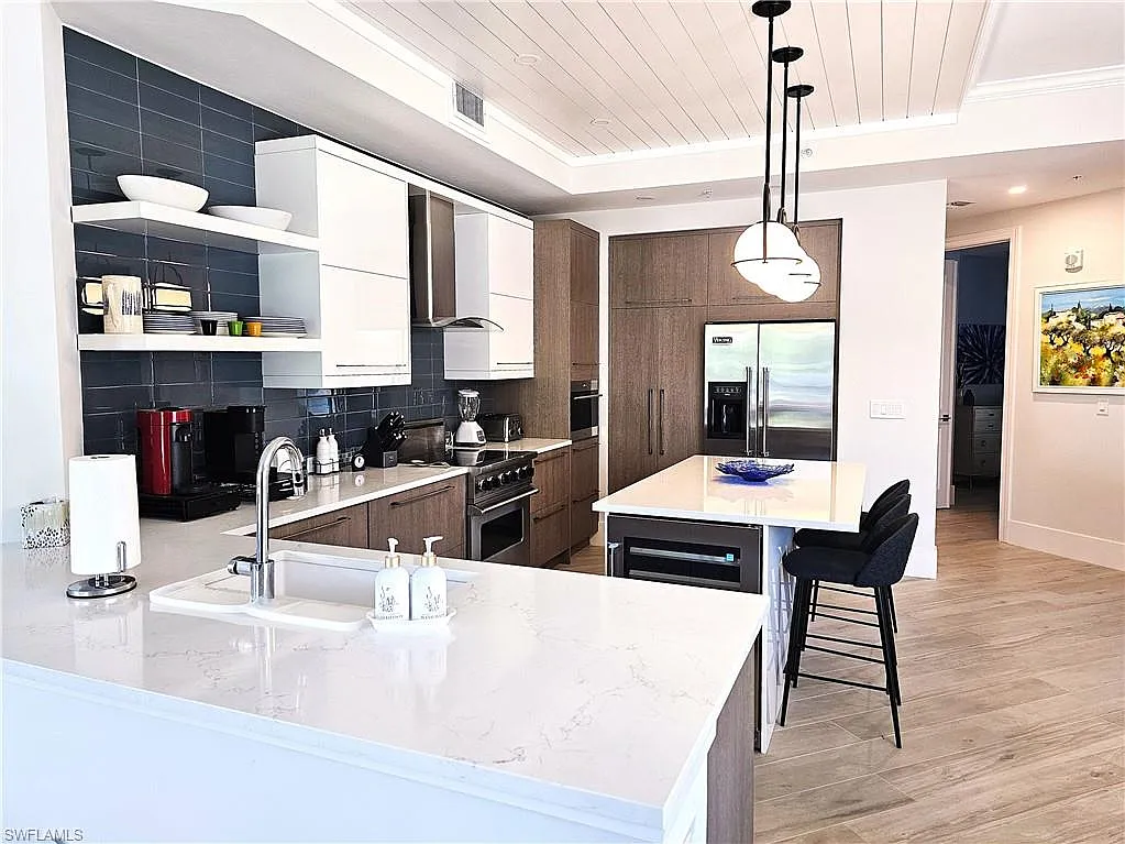 3 bed, 3.5 bath, 2357 sqft, $18,000 — Photo 4