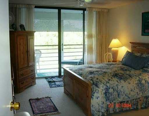 5th image of 3401 N Country Club Dr APT 104