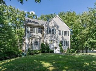 8 Concord St #R, Wilmington, MA 01887