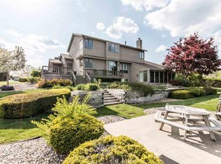 55956 Channel View Dr, Elkhart, IN 46516