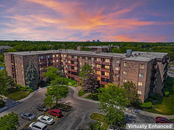 3rd image of 720 Wellington Ave Unit 509