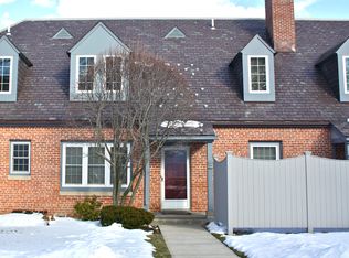 112 Roberton Xing, Fairfield, CT 06825